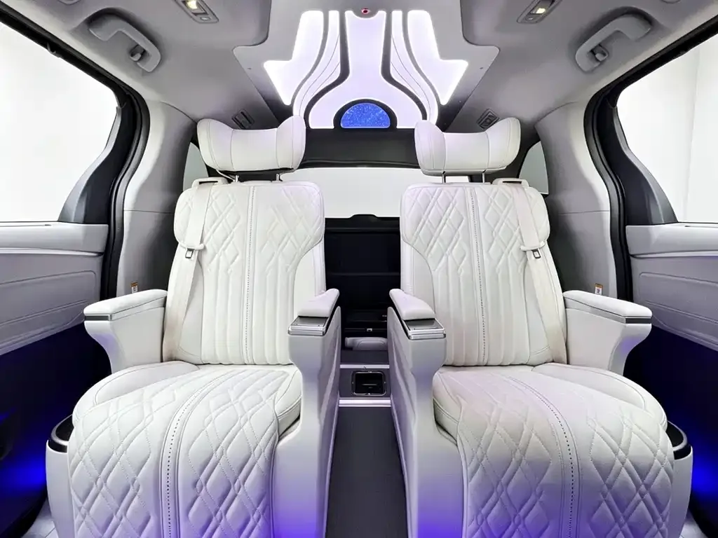 Toyota Sienna — фото 6