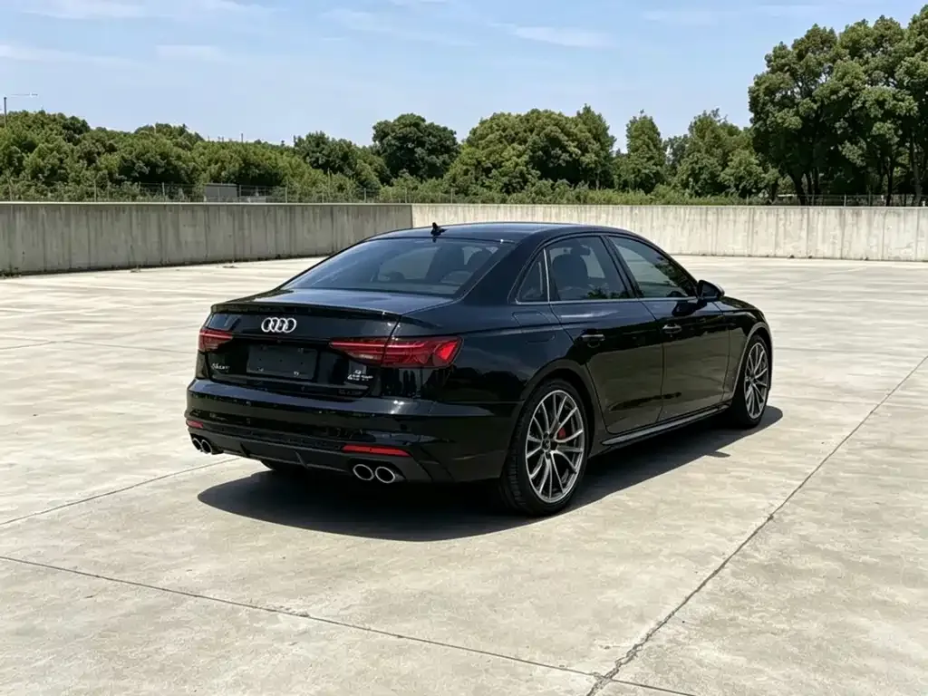 Audi S4 — фото 4