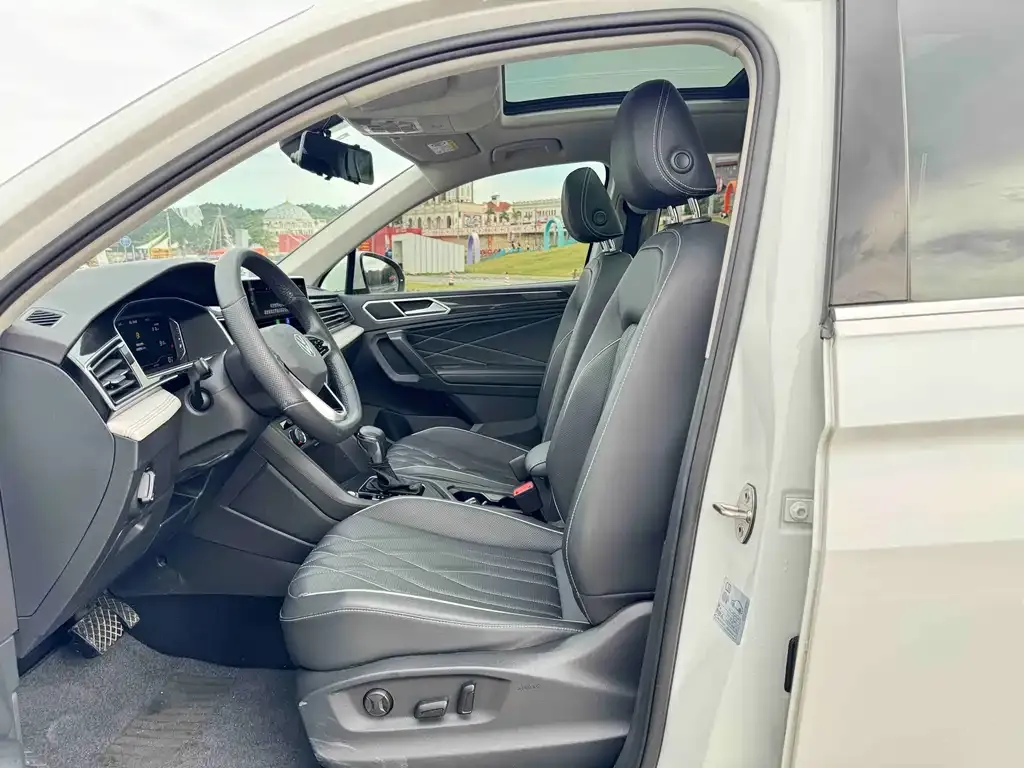 Volkswagen Tiguan L 2023 из CN, фото 7