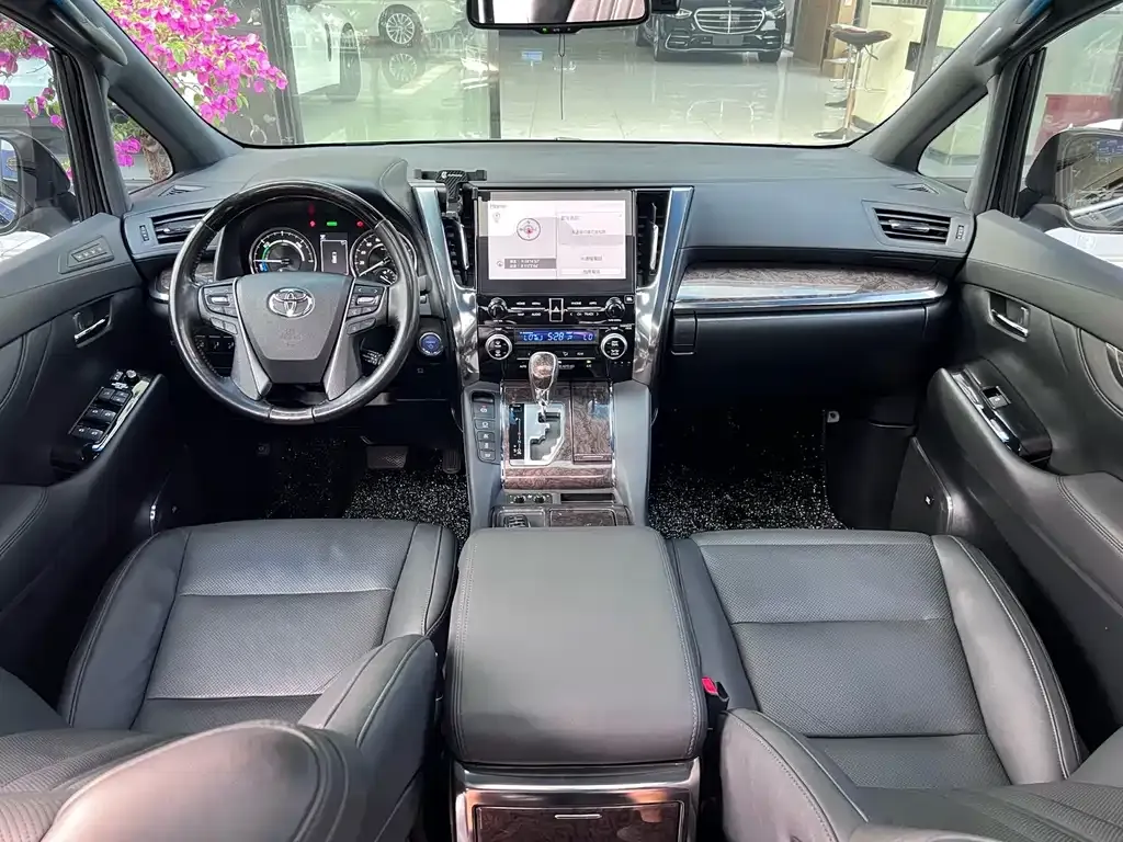 Toyota Alphard 2022 из CN, фото 3