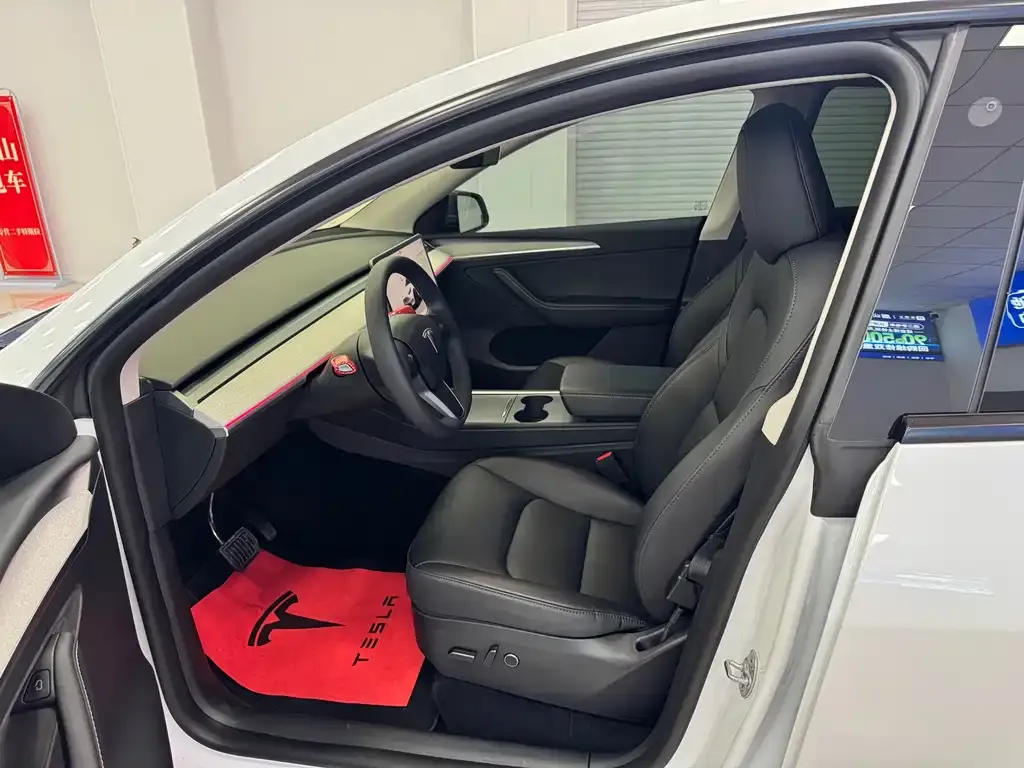 Tesla Model Y — фото 7