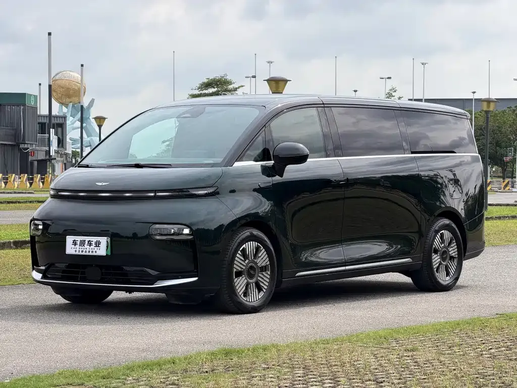 Geely Yizhen L380