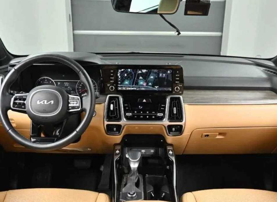 Kia Sorento — фото 7