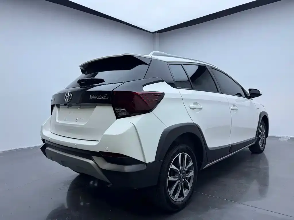 Toyota Yaris L — фото 6