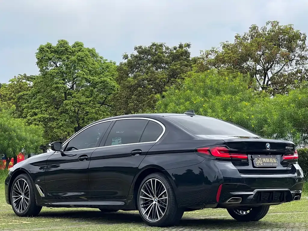 BMW 5 Series — фото 5
