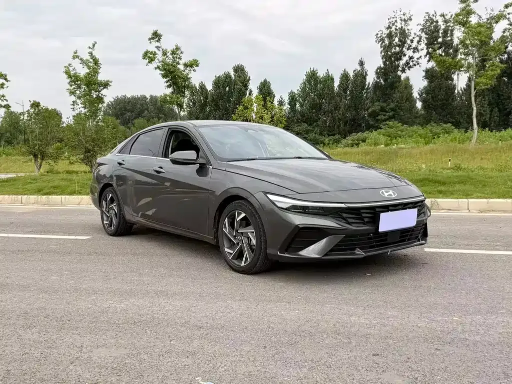 Hyundai Elantra — фото 6