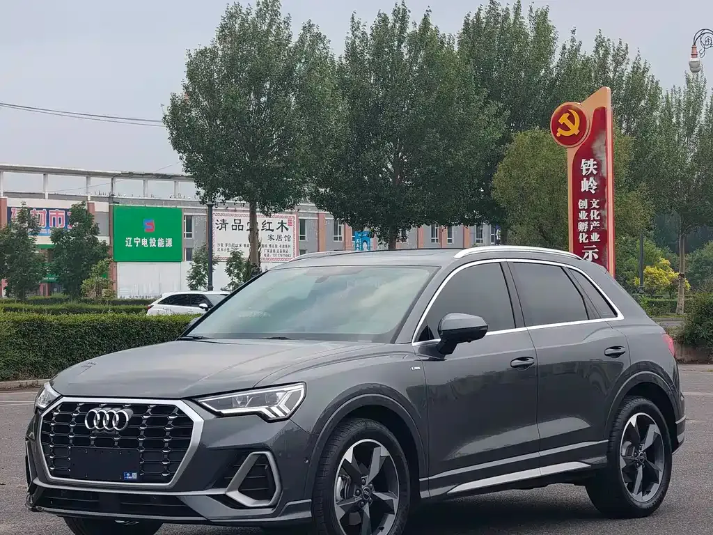 Audi Q3 — фото 1