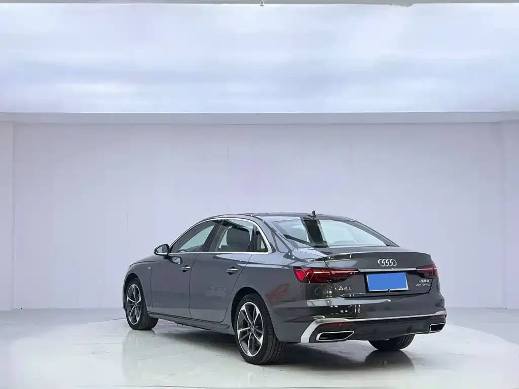 Audi A4L — фото 2