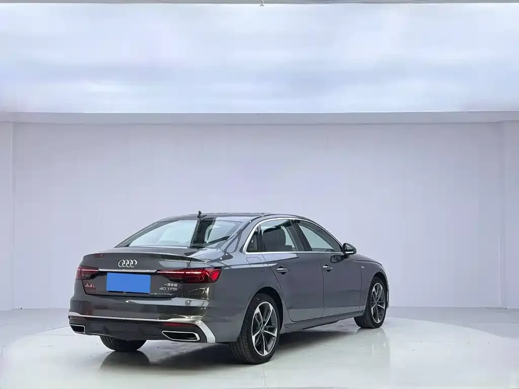 Audi A4L — фото 5