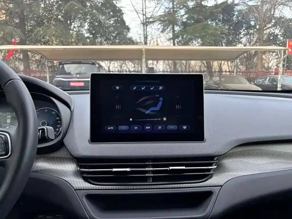 Hongqi E-QM5 — фото 3