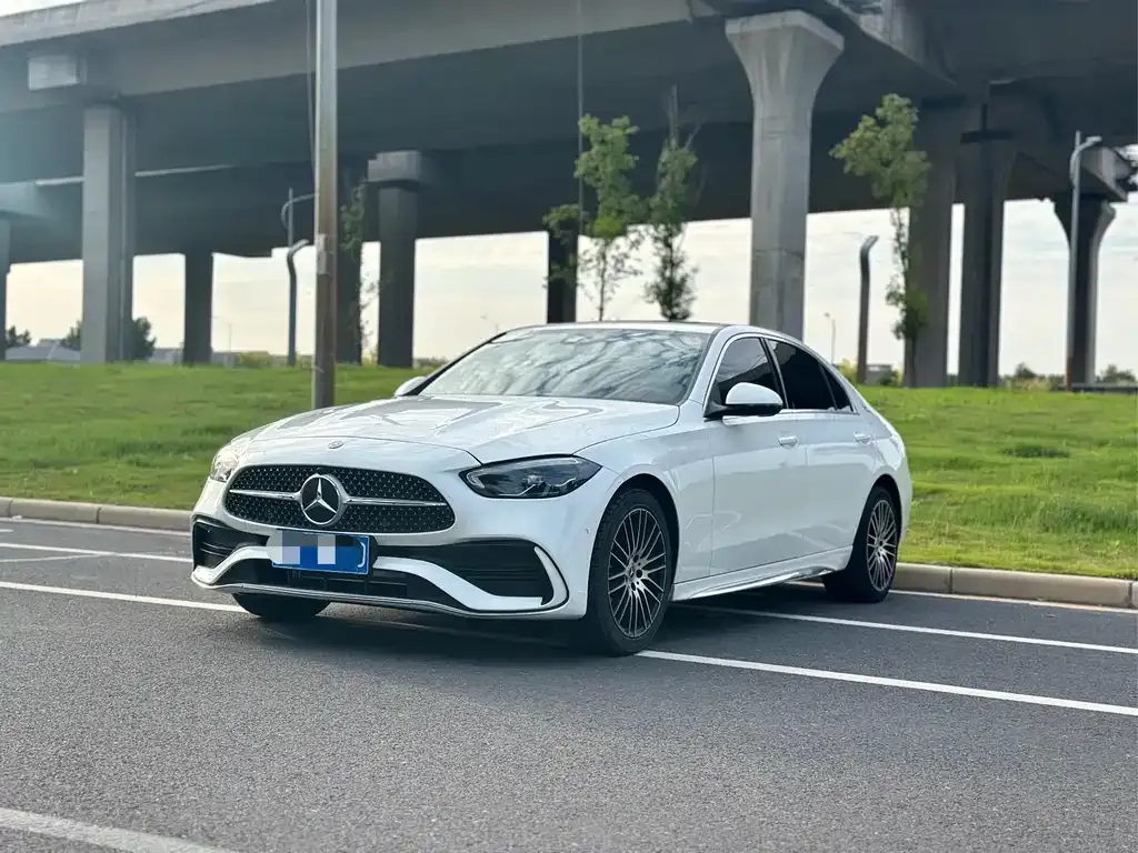 Mercedes-Benz C-Class — фото 1