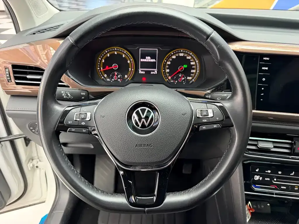 Volkswagen Tharu — фото 7