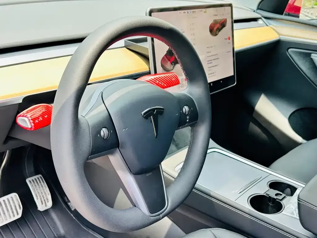 Tesla Model Y — фото 4