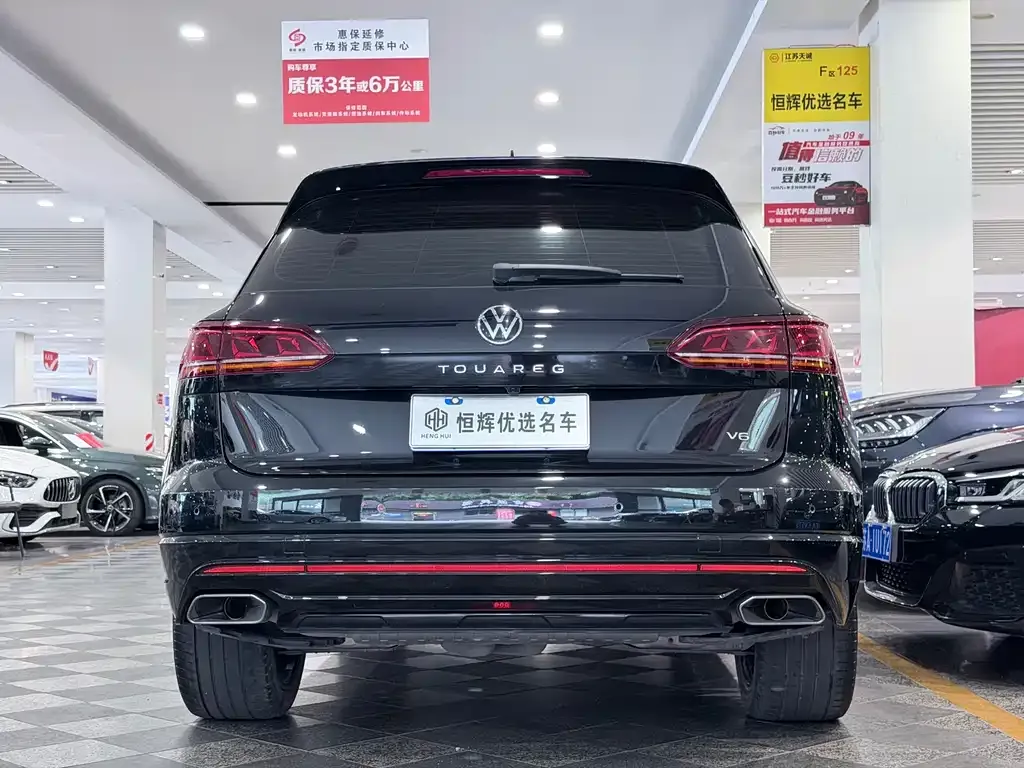 Volkswagen Touareg — фото 10