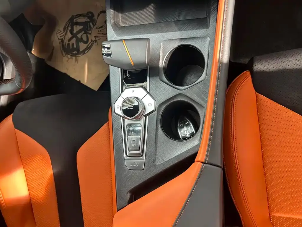 Changan UNI-V 2023 из CN, фото 4