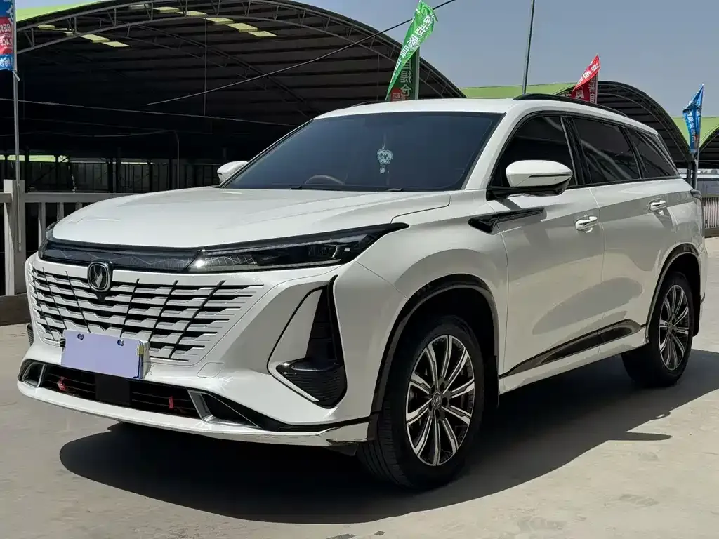 Changan CS75PLUS — фото 1