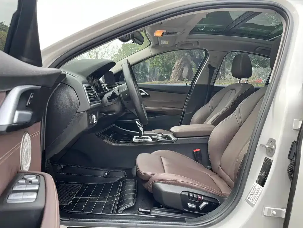 BMW 1 Series 2021 из CN, фото 10