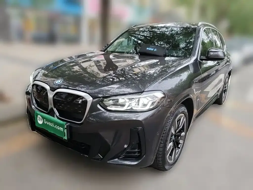 BMW iX3 — фото 1