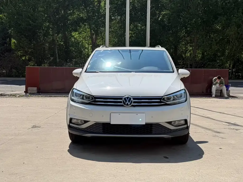 Volkswagen Touran 2022 из CN, фото 6