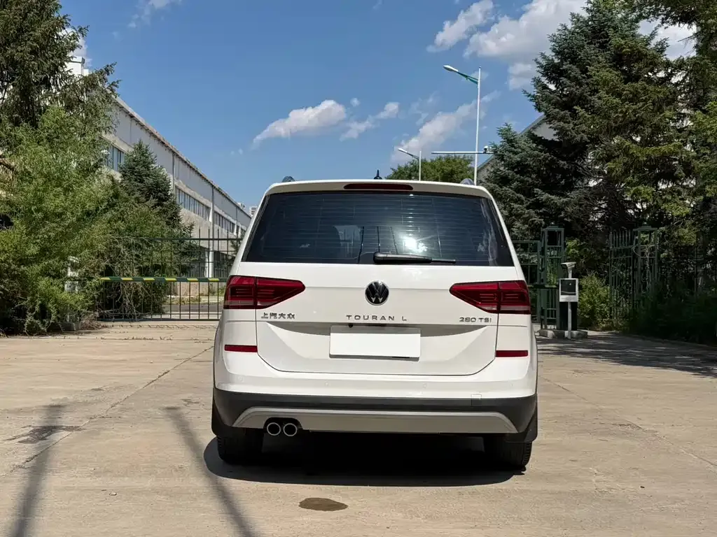 Volkswagen Touran 2022 из CN, фото 5