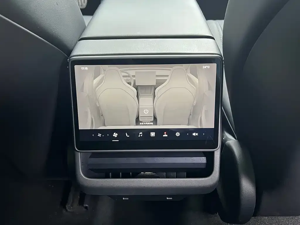 Tesla Model 3 — фото 3