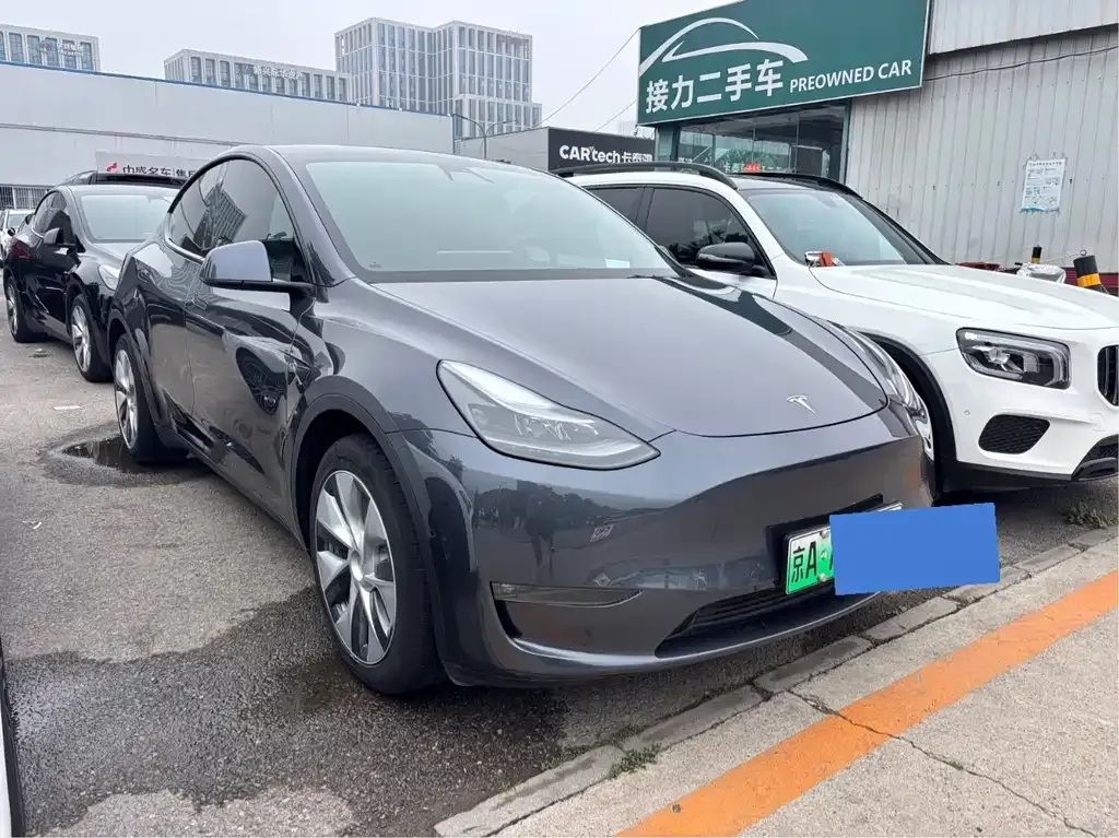 Tesla Model Y — фото 8