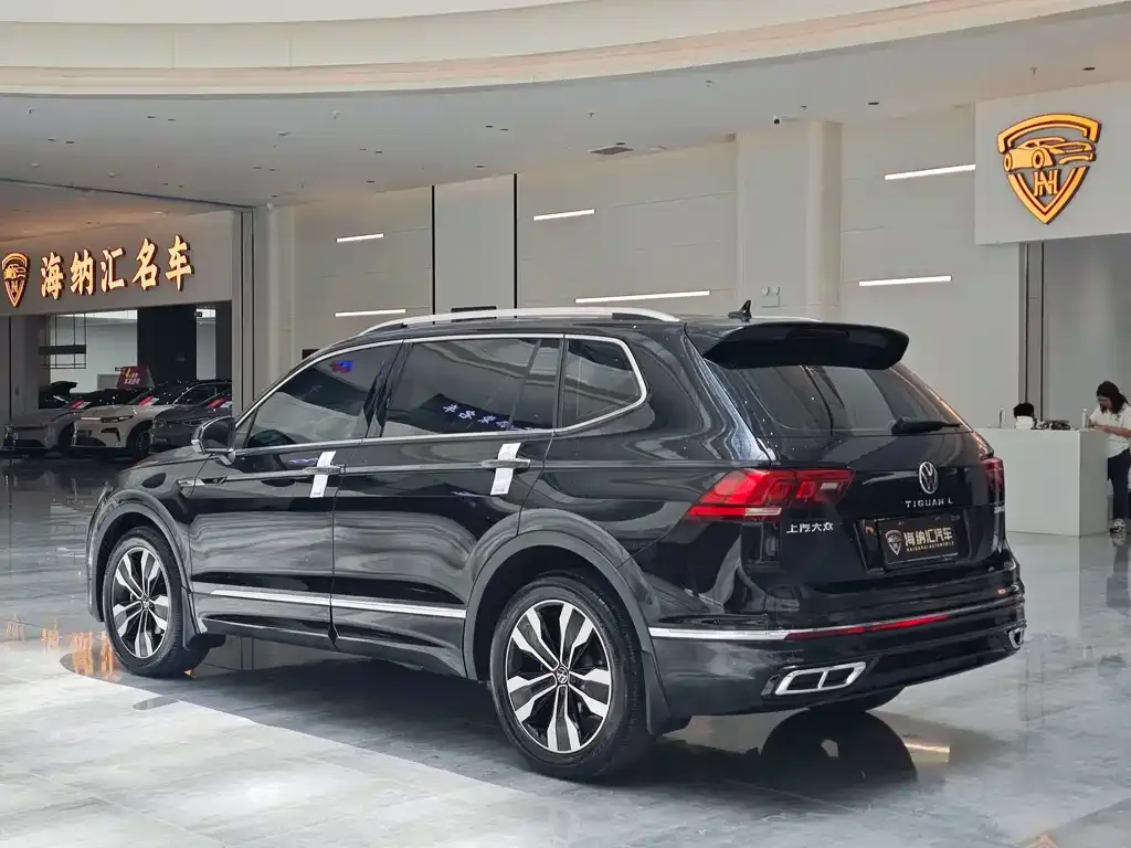 Volkswagen Tiguan L — фото 2