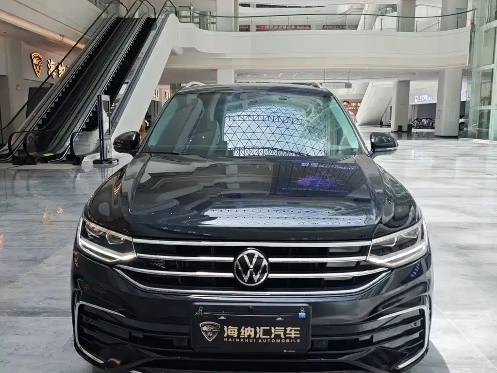 Volkswagen Tiguan L — фото 7