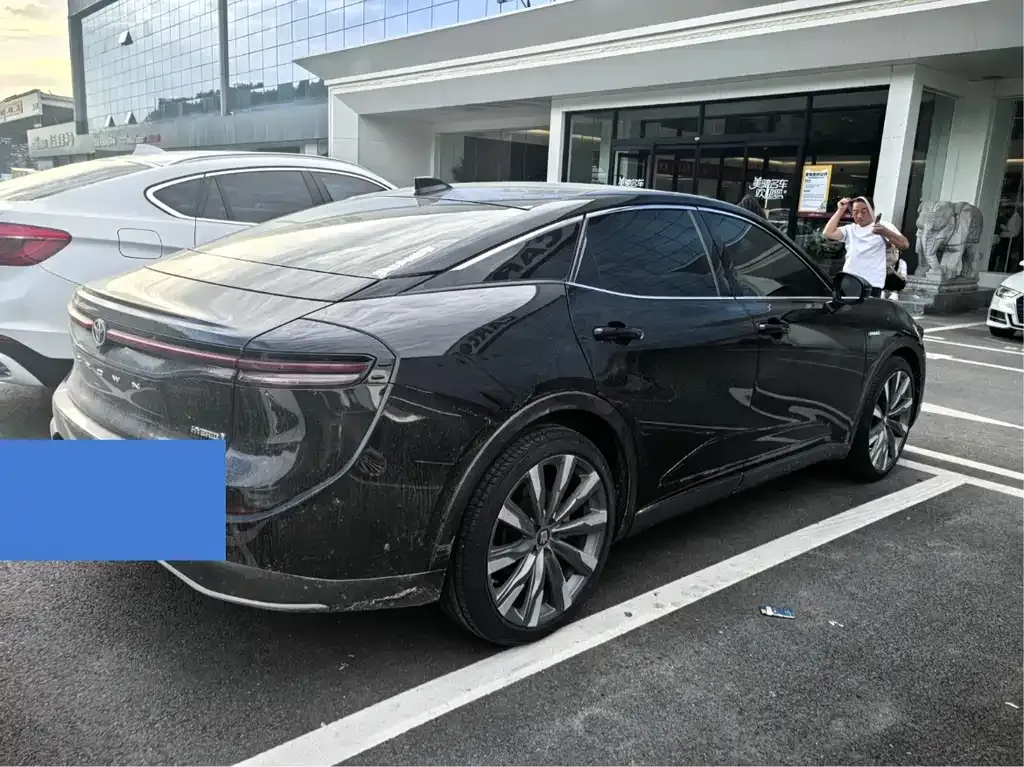 Toyota Crown SportCross 2024 из CN, фото 4
