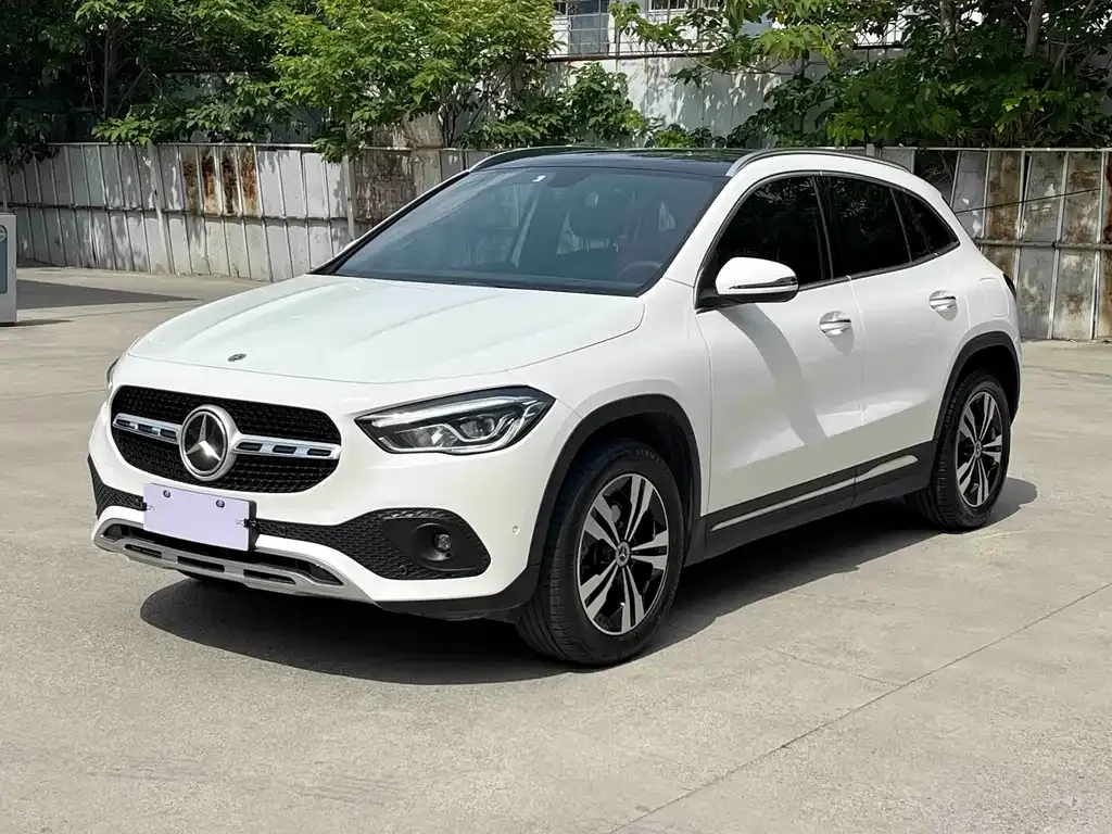 Mercedes-Benz GLA — фото 1
