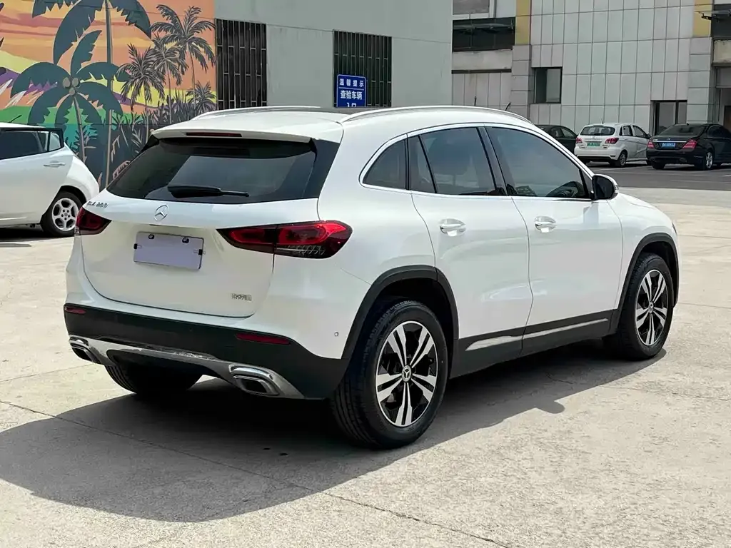 Mercedes-Benz GLA — фото 8