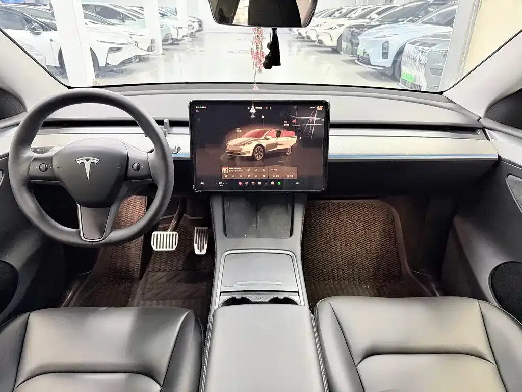 Tesla Model Y — фото 5