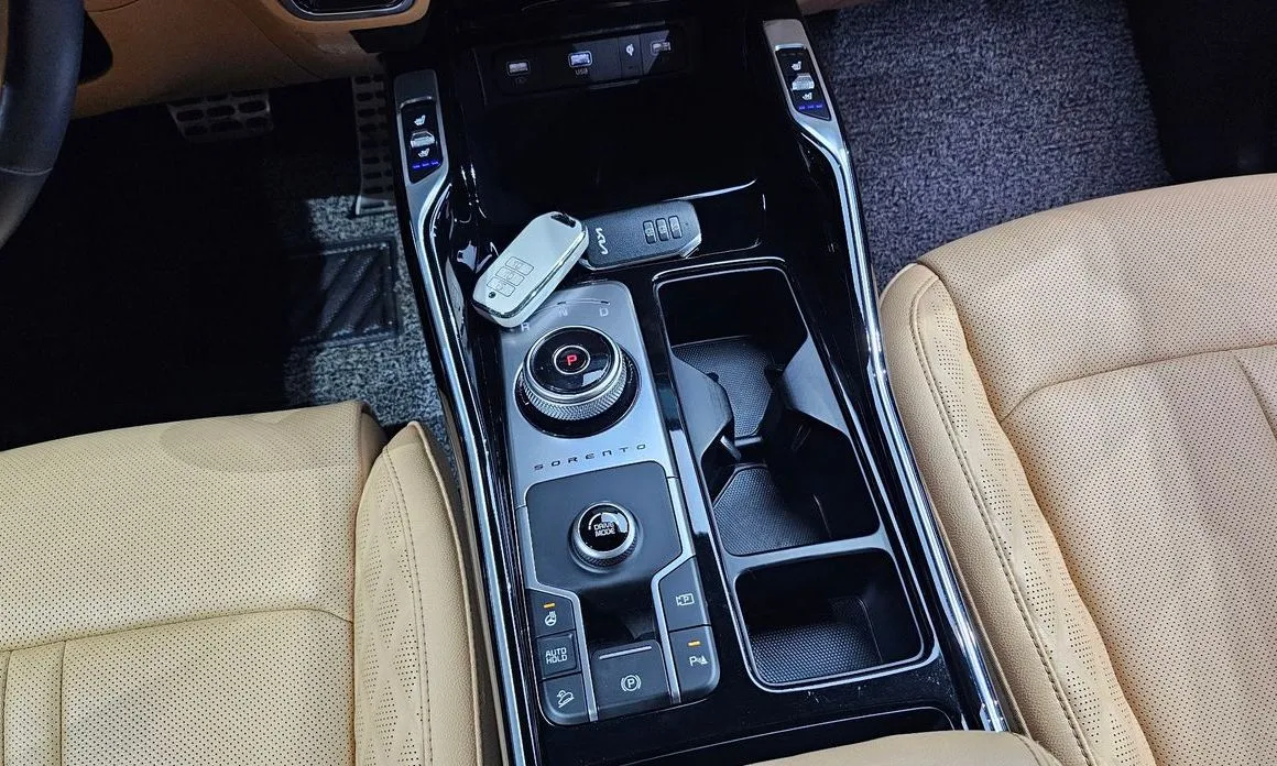 Kia Sorento — фото 8