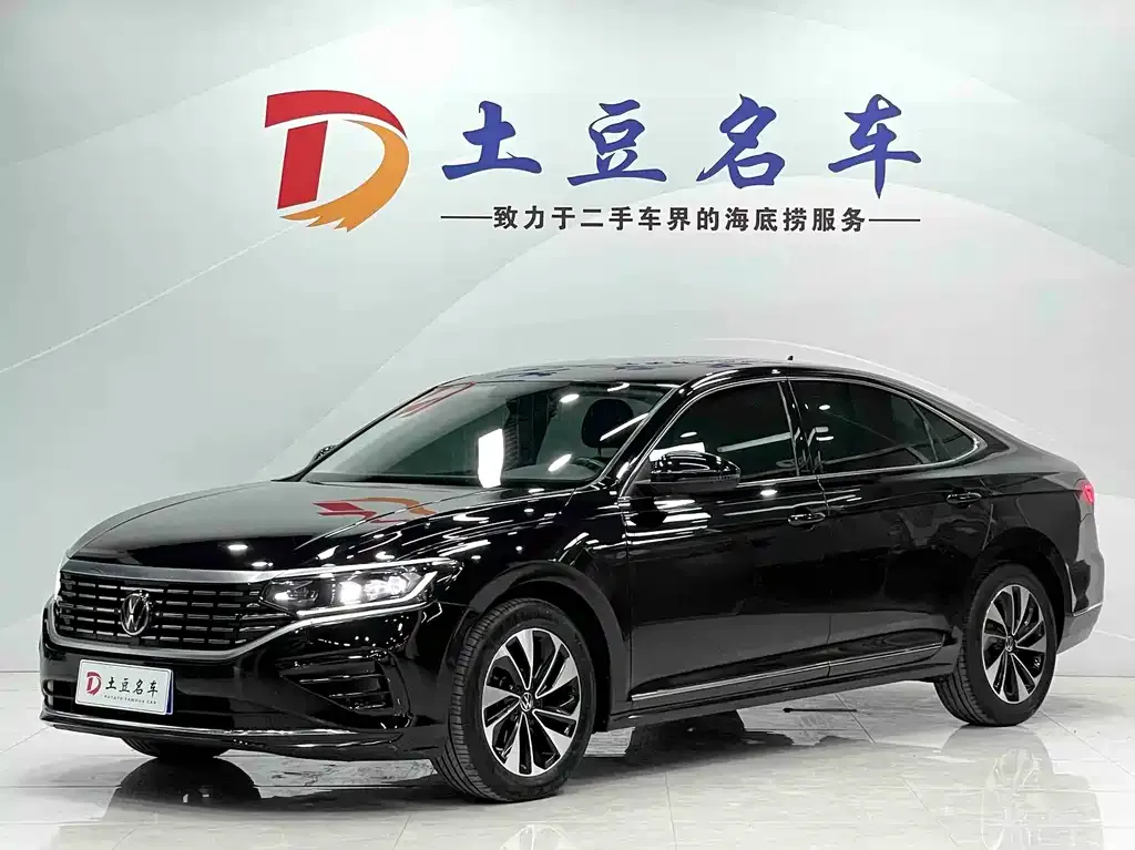 Volkswagen Passat — фото 1