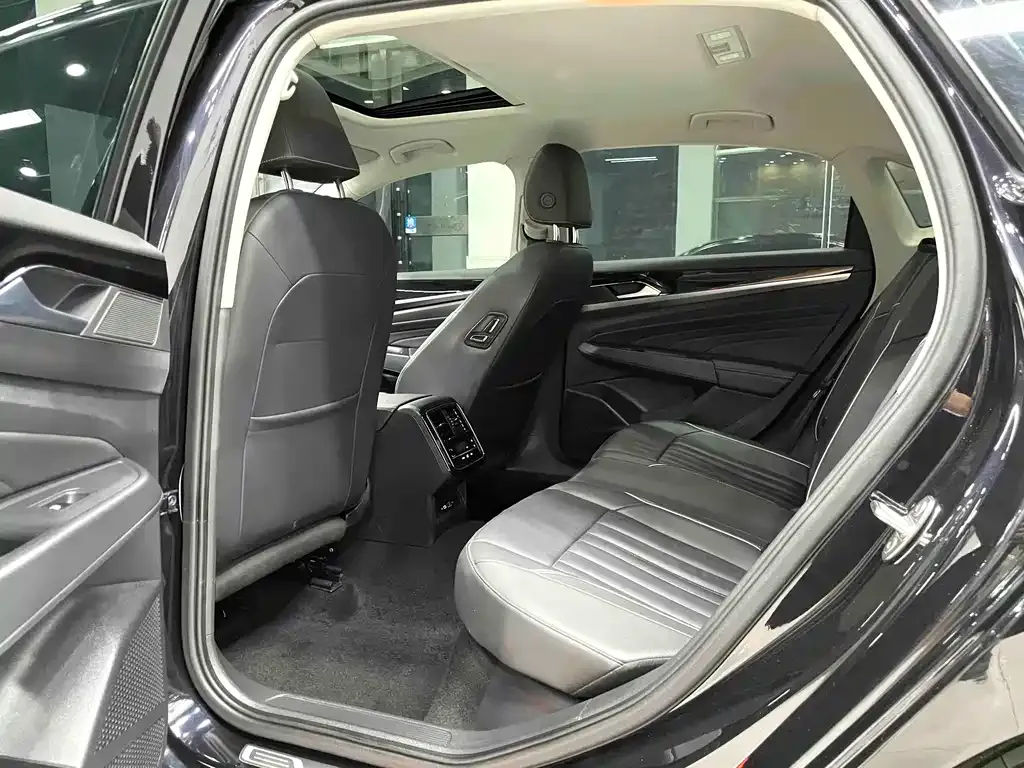 Volkswagen Passat — фото 7