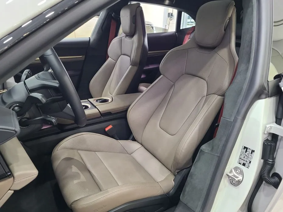 Porsche Taycan 2024 из KR, фото 3
