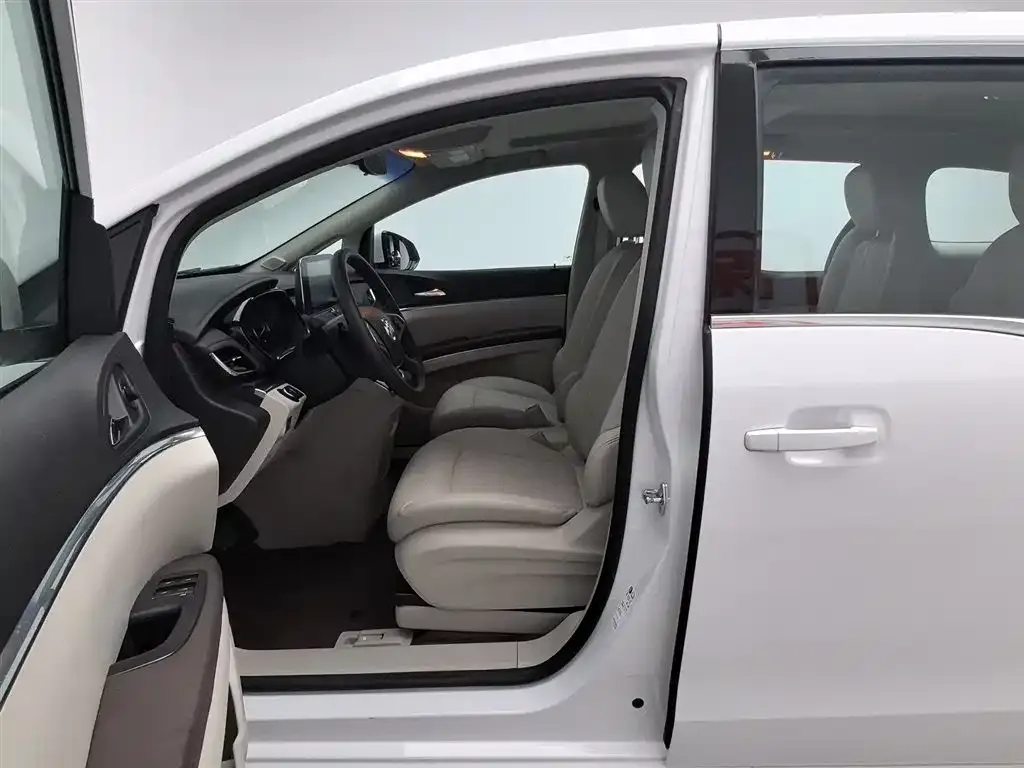 Buick GL8 2023 из CN, фото 5