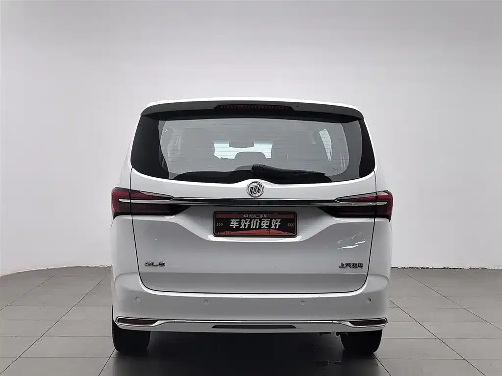 Buick GL8 2023 из CN, фото 2