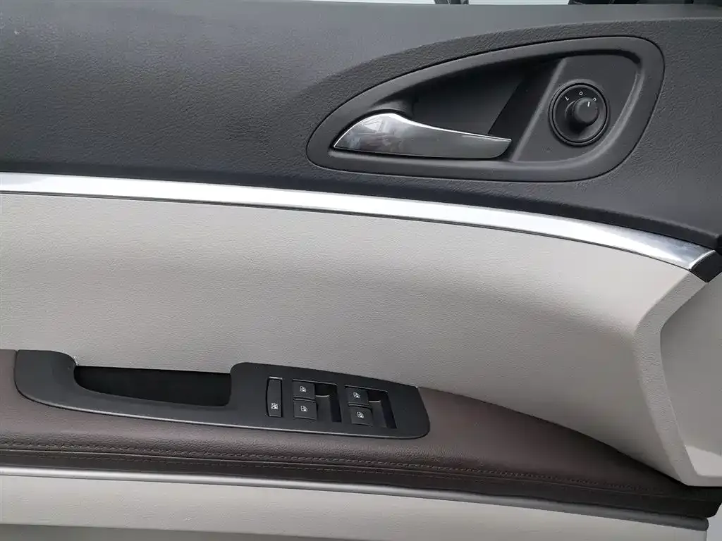 Buick GL8 2023 из CN, фото 9