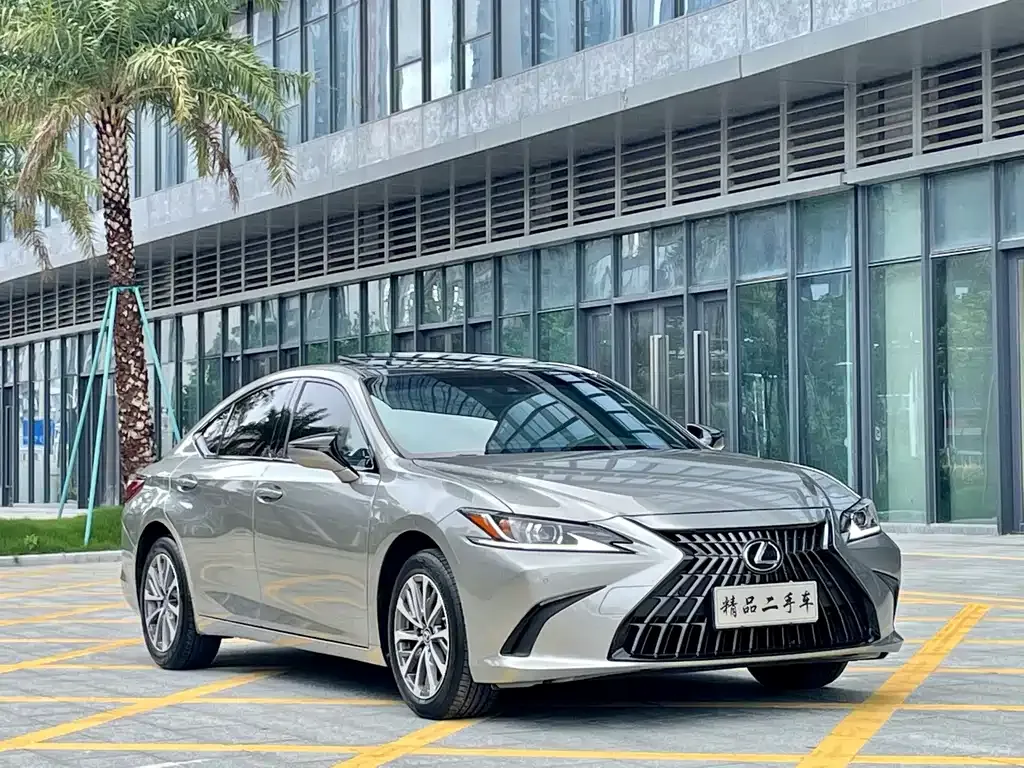 Lexus ES — фото 9