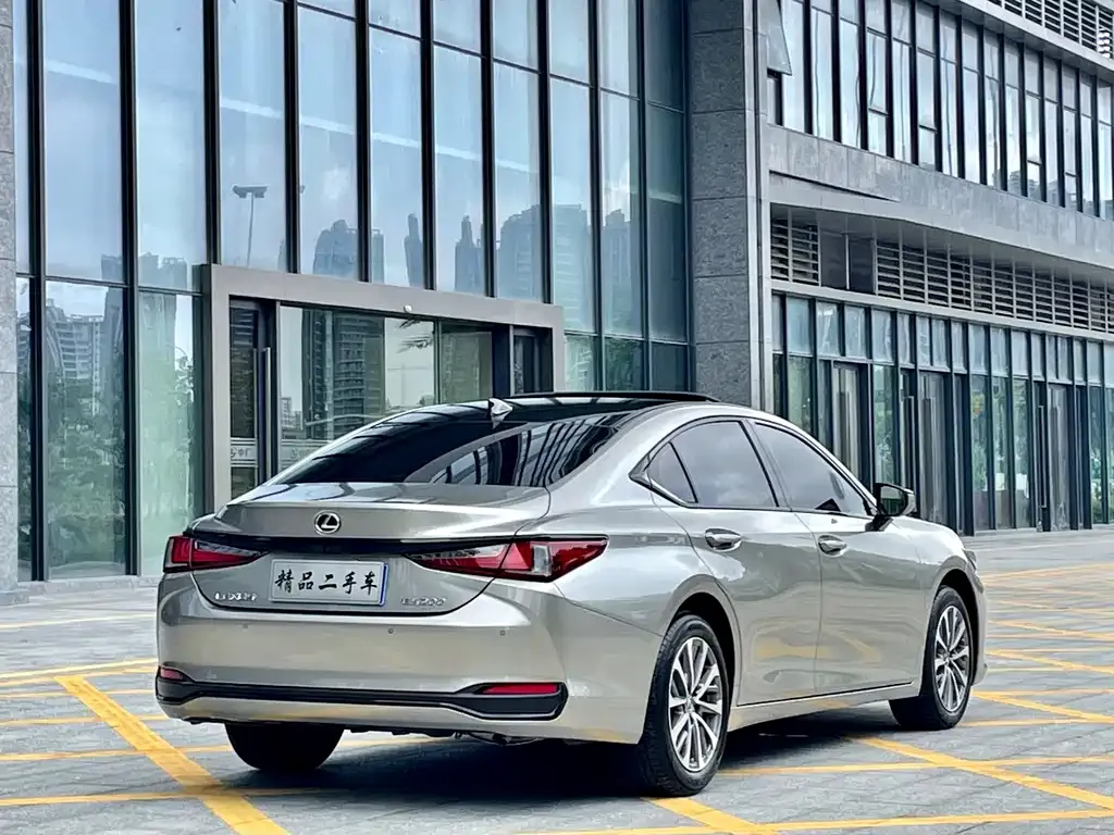 Lexus ES — фото 3
