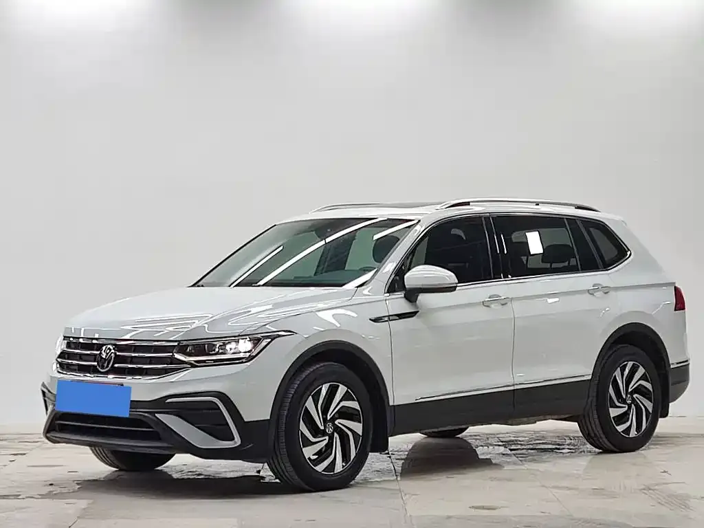 Volkswagen Tiguan L — фото 4