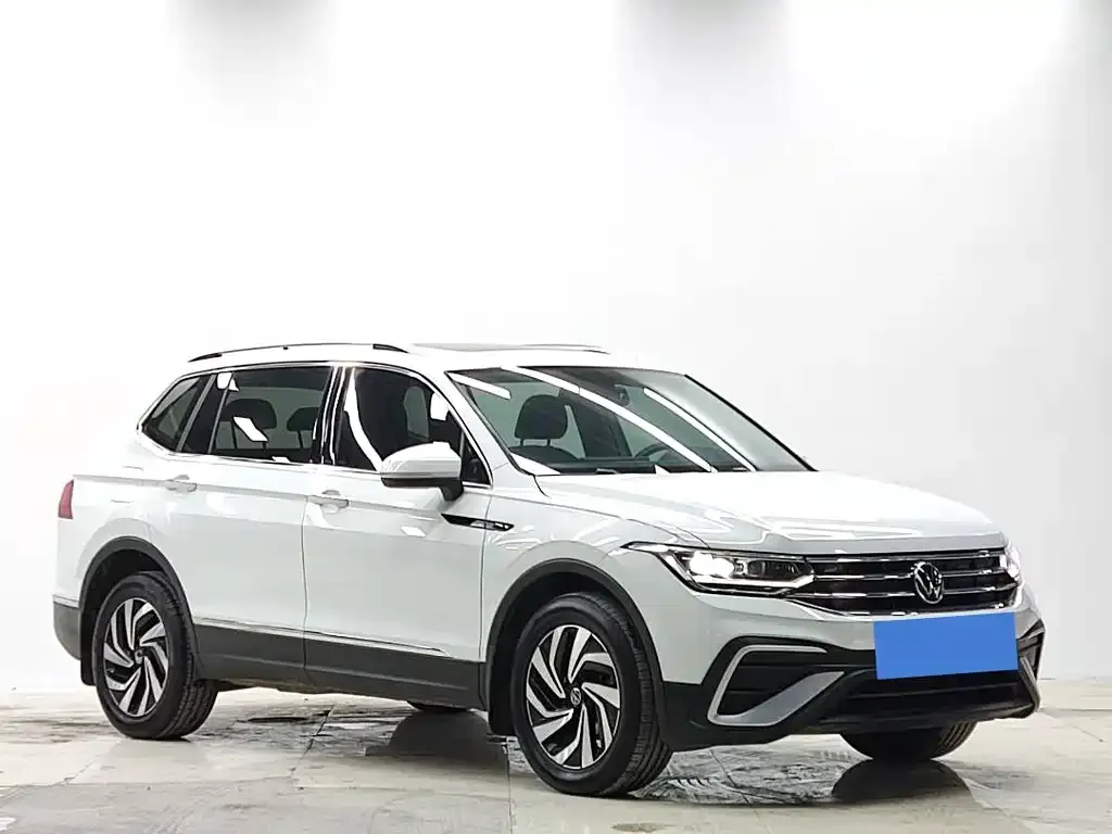 Volkswagen Tiguan L — фото 3