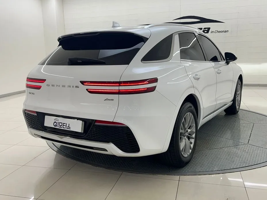 Genesis GV70 2023 из KR, фото 2