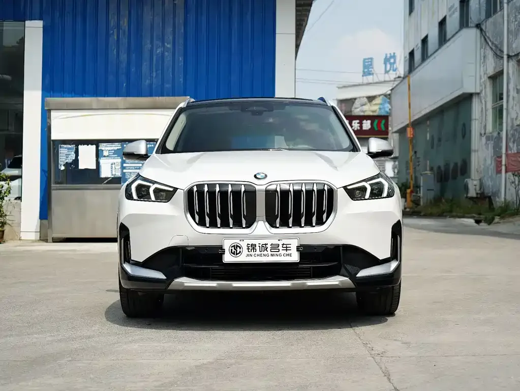 BMW X1 — фото 5