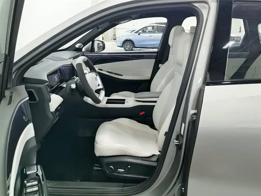 Geely Galaxy L7 — фото 6