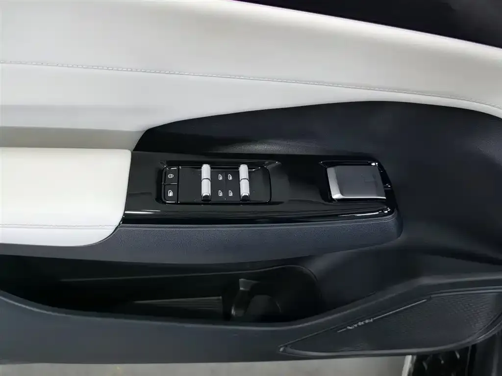 Geely Galaxy L7 — фото 10