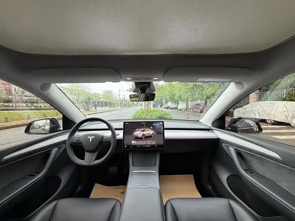 Tesla Model Y — фото 5