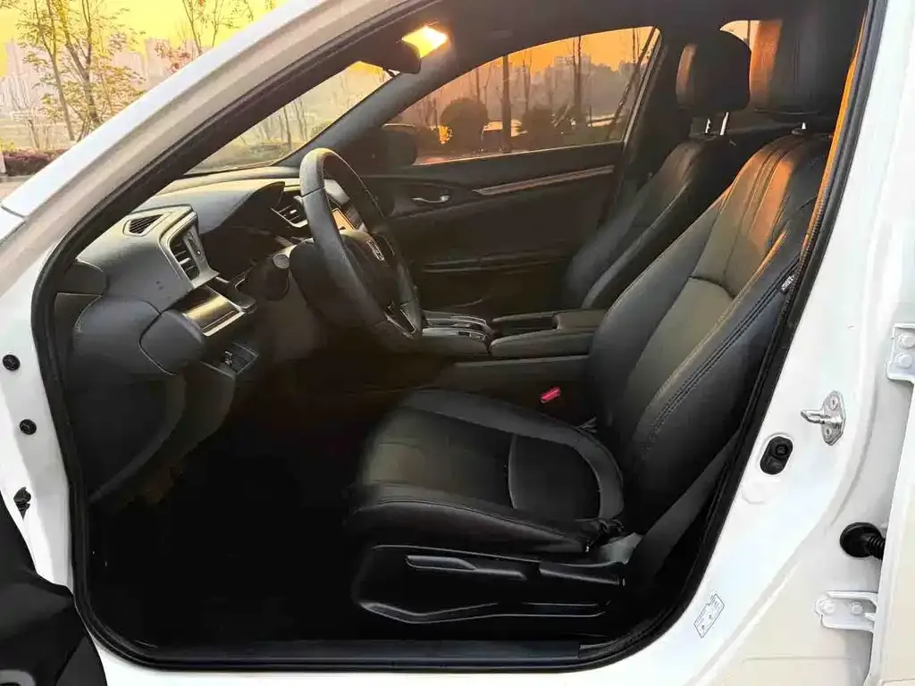 Honda Civic — фото 8