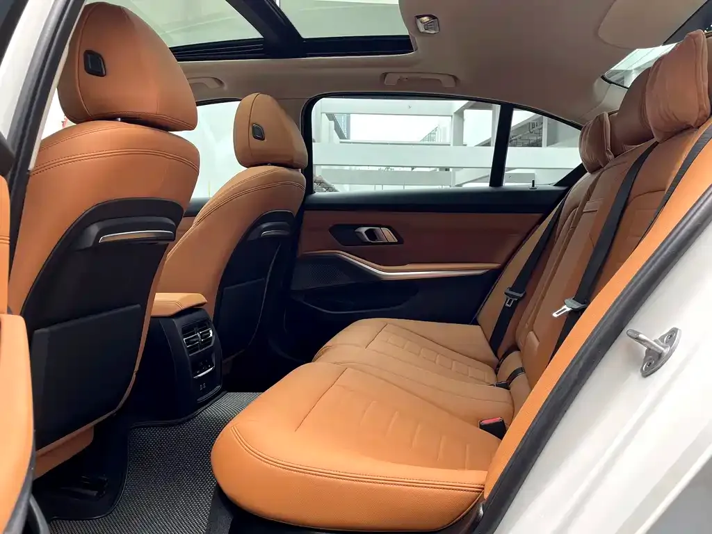 BMW 3 Series 2021 из CN, фото 6